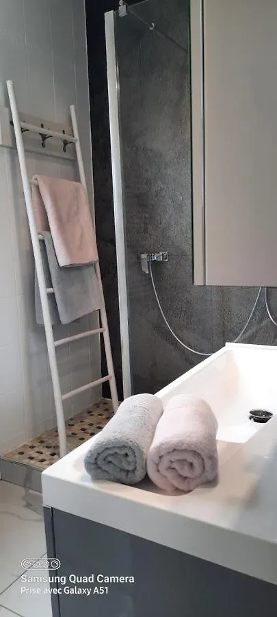 Grand loft de 60m2 très lumineux très belle vue sur mer Erquy 0*,