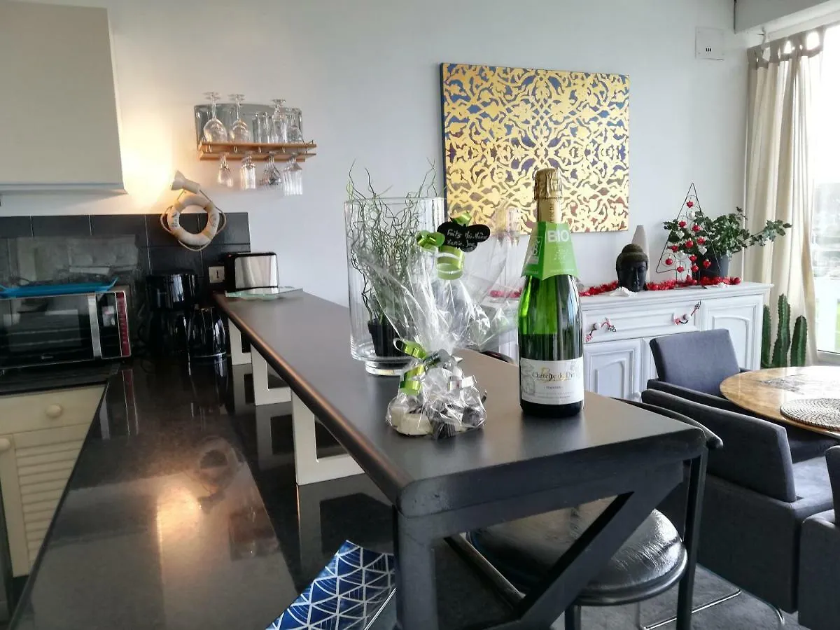 Grand loft de 60m2 très lumineux très belle vue sur mer Erquy France